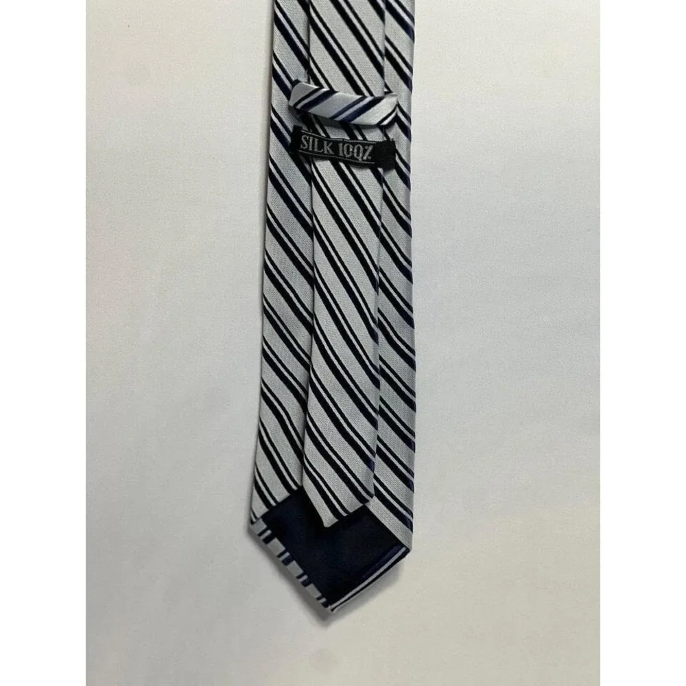 Striped Silk Tie Blue and‎ Silver Diagonal Pattern Business Casual 0366